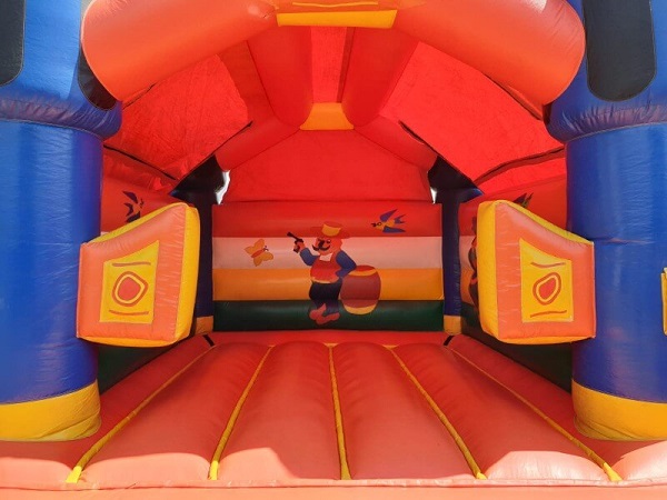 Saloon springkussen verhuur Springkussen huren den bosch